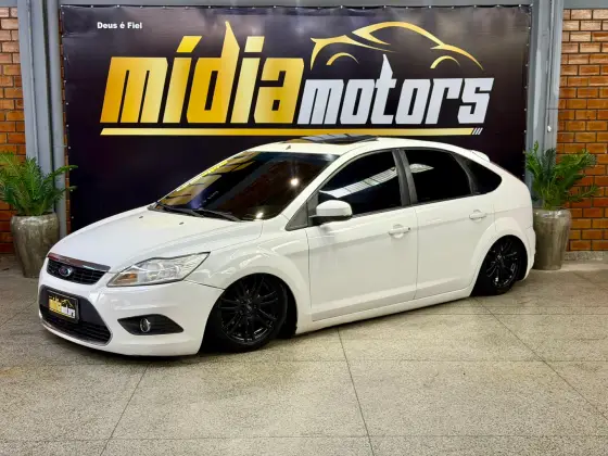FORD FOCUS 2.0 GHIA 16V GASOLINA 4P AUTOMÁTICO