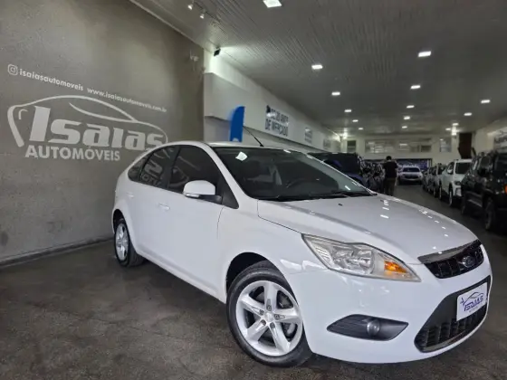 FORD FOCUS 2.0 GHIA 16V GASOLINA 4P MANUAL