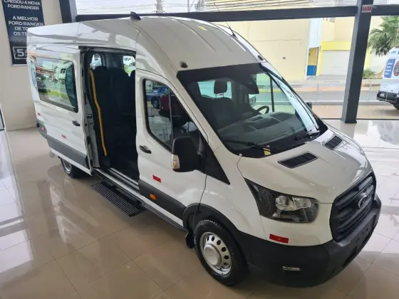 FORD TRANSIT 2.0 ECOBLUE DIESEL MINIBUS 17+1 L4H3 MANUAL