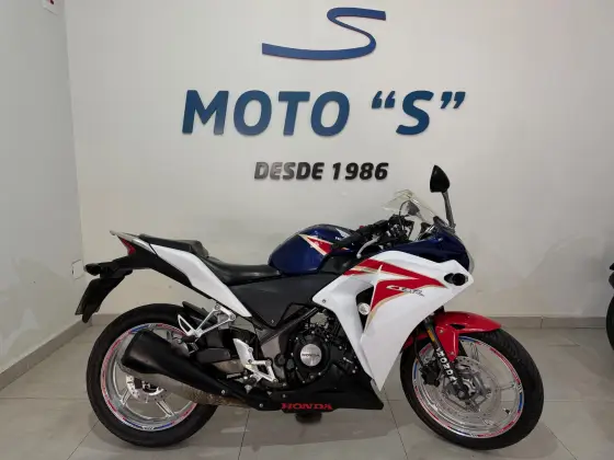 HONDA CBR 250R 