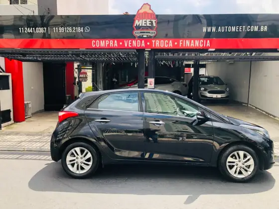 HYUNDAI HB20 1.6 PREMIUM 16V FLEX 4P MANUAL HYUNDAI HB20 1.6 PREMIUM 16V FLEX 4P MANUAL