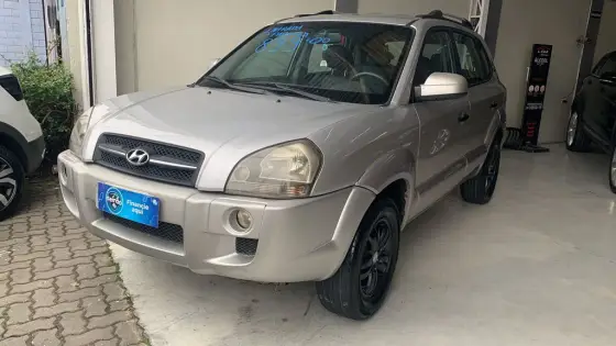 HYUNDAI TUCSON 2.0 MPFI GL 16V 142CV 2WD GASOLINA 4P AUTOMÁTICO HYUNDAI TUCSON 2.0 MPFI GL 16V 142CV 2WD GASOLINA 4P AUTOMÁTICO