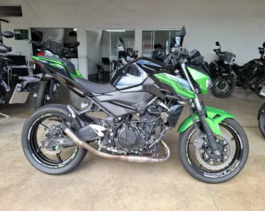KAWASAKI Z400 KAWASAKI Z400