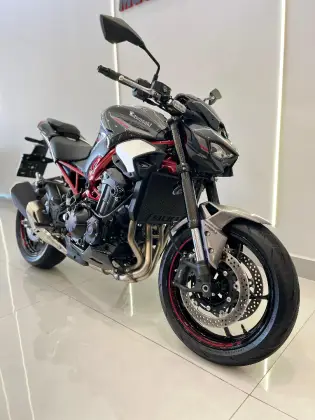 KAWASAKI Z900 KAWASAKI Z900