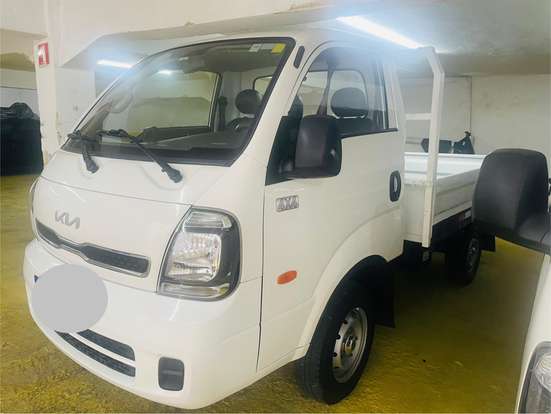 KIA-BONGO-2023