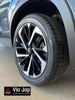 MITSUBISHI-OUTLANDER-2025