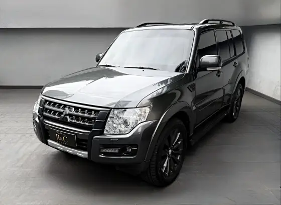 MITSUBISHI PAJERO 3.2 HPE 4X4 7 LUGARES 16V TURBO INTERCOOLER DIESEL 4P AUTOMÁTICO MITSUBISHI PAJERO 3.2 HPE 4X4 7 LUGARES 16V TURBO INTERCOOLER DIESEL 4P AUTOMÁTICO
