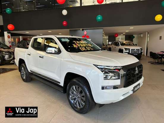 MITSUBISHI-TRITON-2025