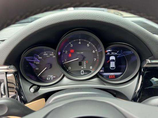 PORSCHE-MACAN-2025
