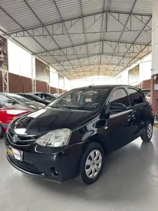 TOYOTA-ETIOS-2016