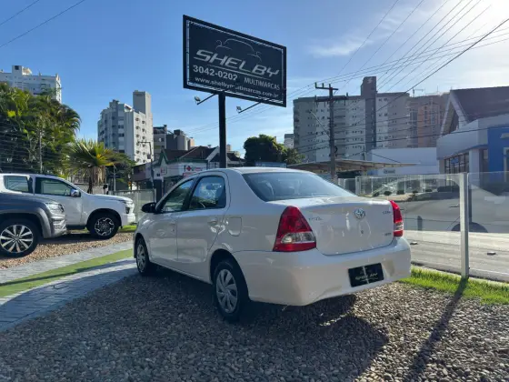 TOYOTA ETIOS 1.5 XS SEDAN 16V FLEX 4P AUTOMÁTICO