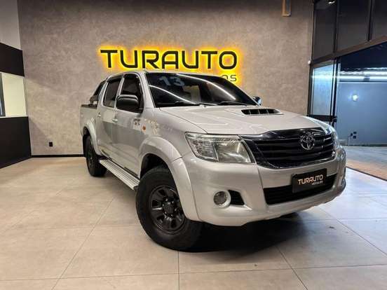 TOYOTA-HILUX-2012