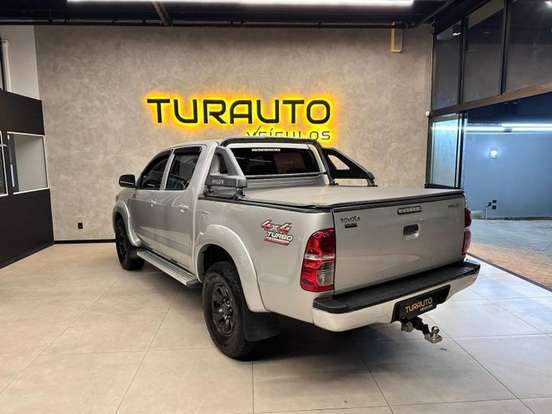 TOYOTA-HILUX-2012