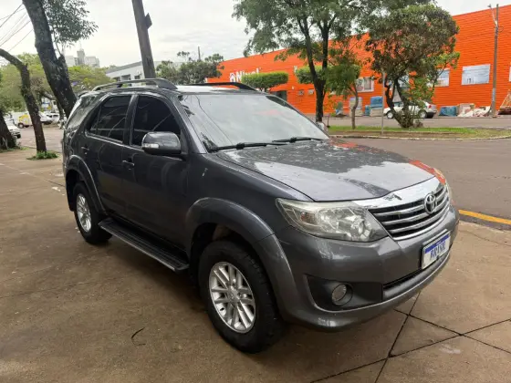 TOYOTA HILUX SW4 2.7 SR 4X2 16V FLEX 4P AUTOMÁTICO