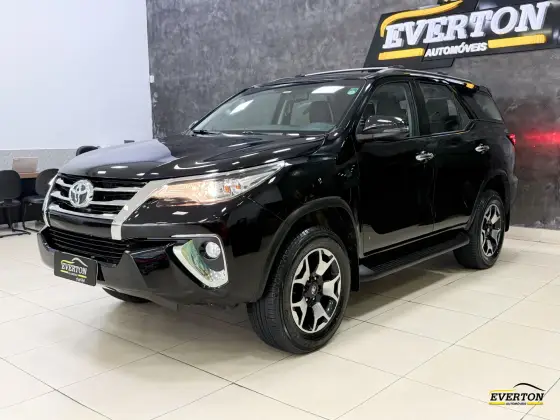TOYOTA HILUX SW4 2.7 SRV 7 LUGARES 4X2 16V FLEX 4P AUTOMÁTICO