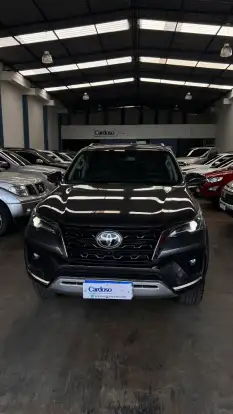TOYOTA-HILUX SW4-2022
