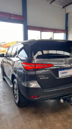 TOYOTA-HILUX SW4-2022