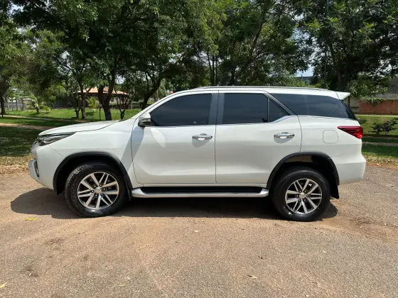 TOYOTA HILUX SW4 2.8 SRX 4X4 16V TURBO INTERCOOLER DIESEL 4P AUTOMÁTICO TOYOTA HILUX SW4 2.8 SRX 4X4 16V TURBO INTERCOOLER DIESEL 4P AUTOMÁTICO