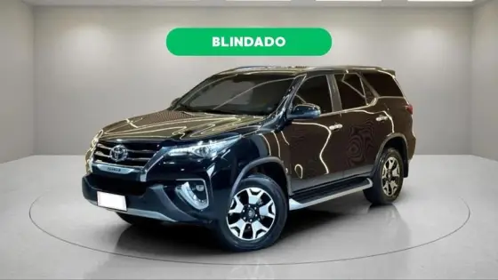 TOYOTA HILUX SW4 2.8 SRX DIAMOND 4X4 7 LUGARES 16V TURBO INTERCOOLER DIESEL 4P AUTOMÁTICO