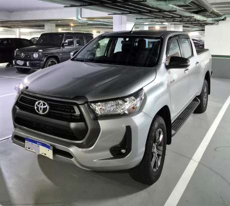TOYOTA-HILUX-2023