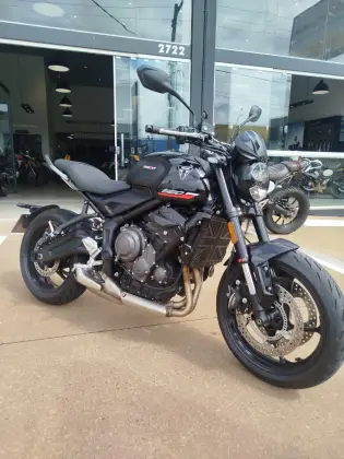TRIUMPH TRIDENT 660 TRIUMPH TRIDENT 660