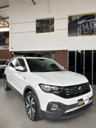 VOLKSWAGEN T-CROSS 1.0 200 TSI TOTAL FLEX COMFORTLINE AUTOMÁTICO