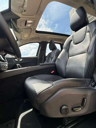 VOLVO-XC60-2022