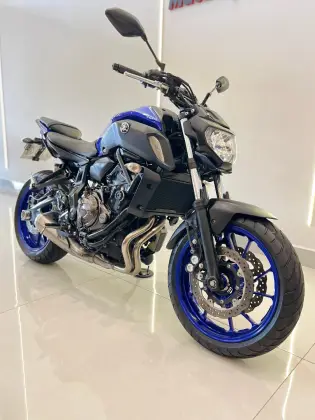 YAMAHA MT-07 ABS YAMAHA MT-07 ABS