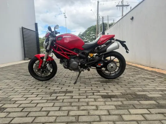 DUCATI MONSTER 796 