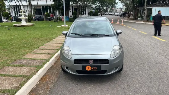 FIAT PUNTO 1.4 ATTRACTIVE 8V FLEX 4P MANUAL FIAT PUNTO 1.4 ATTRACTIVE 8V FLEX 4P MANUAL