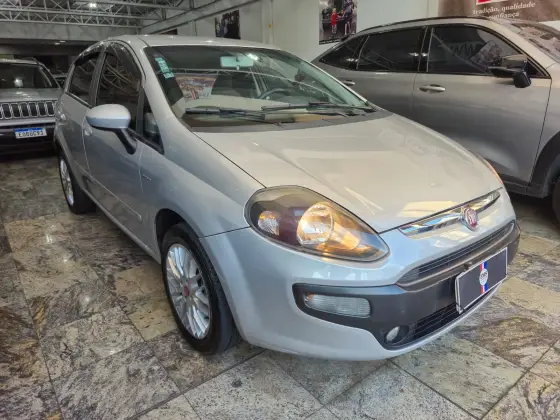 FIAT PUNTO 1.6 ESSENCE 16V FLEX 4P AUTOMATIZADO