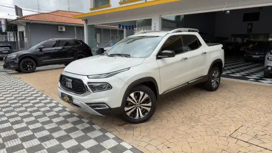 FIAT TORO 2.0 16V TURBO DIESEL VOLCANO 4WD AT9 FIAT TORO 2.0 16V TURBO DIESEL VOLCANO 4WD AT9