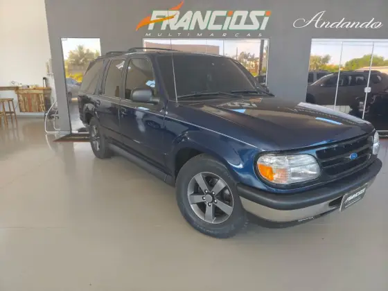 FORD EXPLORER 4.0 XLT 4X2 V6 GASOLINA 4P MANUAL FORD EXPLORER 4.0 XLT 4X2 V6 GASOLINA 4P MANUAL