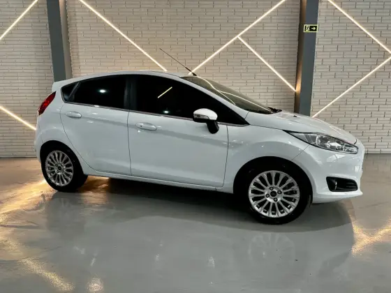 FORD FIESTA 1.0 ECOBOOST TITANIUM PLUS HATCH 12V GASOLINA 4P POWERSHIFT