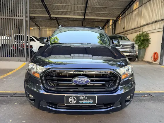 FORD RANGER 2.2 BLACK 4X2 CD 16V DIESEL 4P AUTOMÁTICO