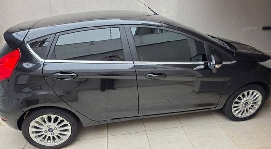 FORD FIESTA 1.6 TITANIUM HATCH 16V FLEX 4P POWERSHIFT