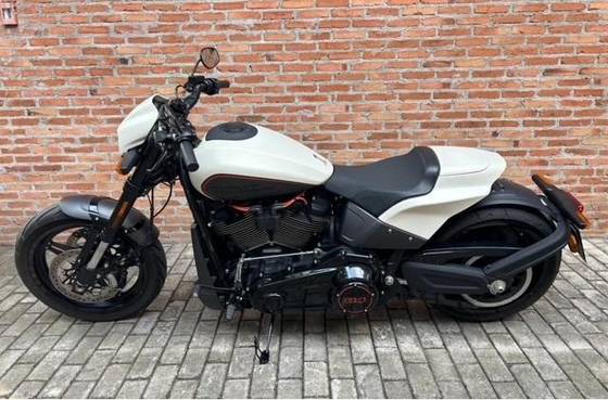 HARLEY-DAVIDSON SOFTAIL FXDR 114 