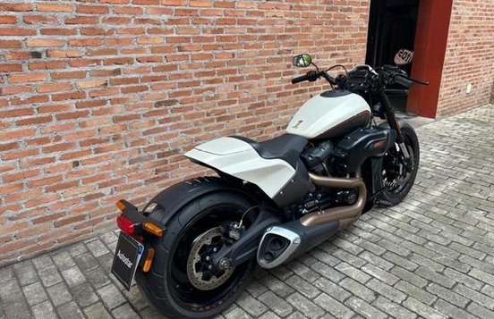 HARLEY-DAVIDSON-SOFTAIL FXDR 114-2019