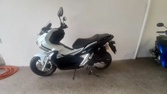 HONDA ADV 