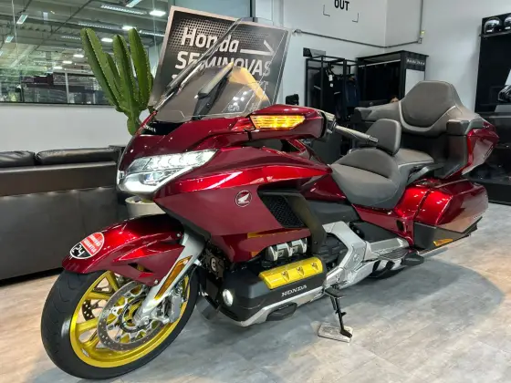 HONDA GL 1800 GOLD WING TOUR 