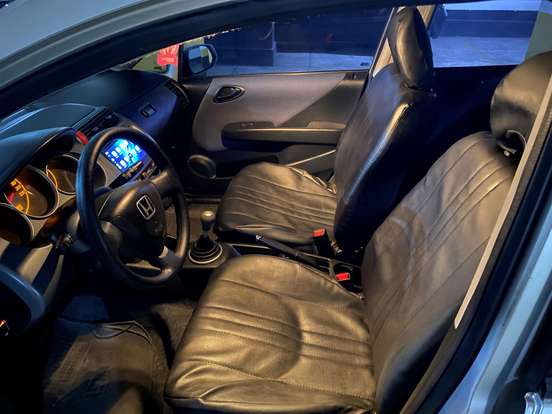 HONDA-FIT-2006