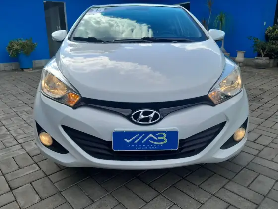 HYUNDAI HB20 1.6 PREMIUM 16V FLEX 4P AUTOMÁTICO HYUNDAI HB20 1.6 PREMIUM 16V FLEX 4P AUTOMÁTICO