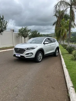HYUNDAI TUCSON 1.6 16V T-GDI GASOLINA GLS ECOSHIFT HYUNDAI TUCSON 1.6 16V T-GDI GASOLINA GLS ECOSHIFT