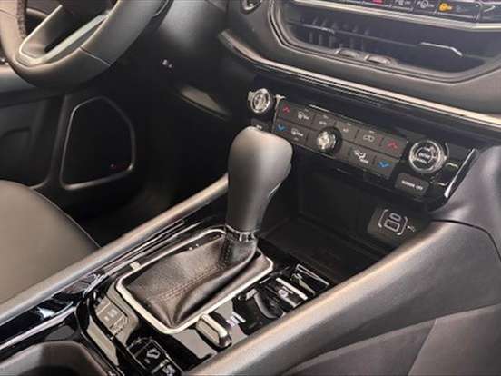 JEEP-COMPASS-2.0 HURRICANE 4 TURBO GASOLINA BLACKHAWK AT9 JEEP-COMPASS-2025