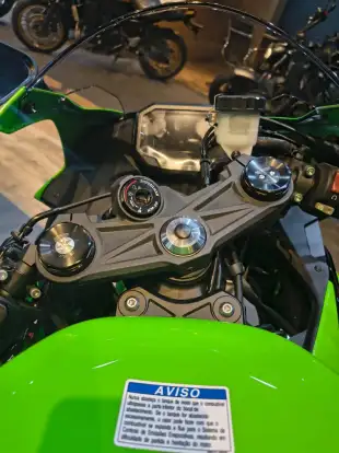 KAWASAKI-NINJA ZX-6R KRT-2025