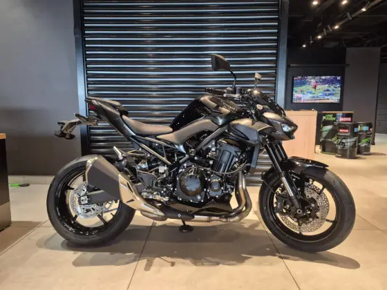 KAWASAKI Z900 KAWASAKI Z900