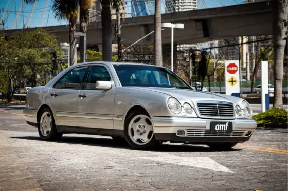 MERCEDES-BENZ E 420 4.2 AVANTGARDE V8 GASOLINA 4P AUTOMÁTICO MERCEDES-BENZ E 420 4.2 AVANTGARDE V8 GASOLINA 4P AUTOMÁTICO
