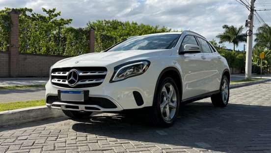 MERCEDES-BENZ-GLA 200-2019