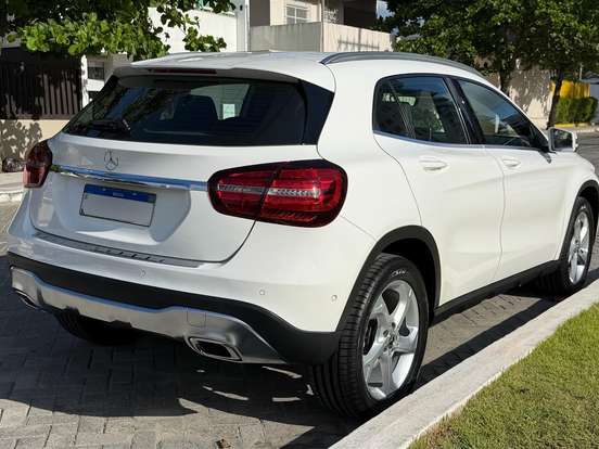 MERCEDES-BENZ-GLA 200-1.6 CGI FLEX ADVANCE 7G-DCT MERCEDES-BENZ-GLA 200-2019