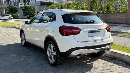 MERCEDES-BENZ-GLA 200-2019